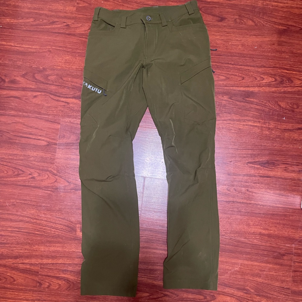 KUIU Men's Forest Green Attack Pants